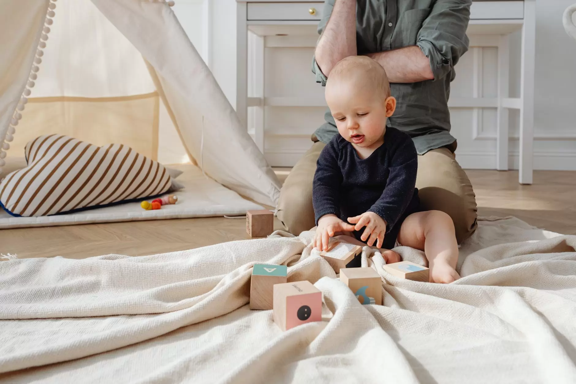 What Playing Teaches: The Developmental Evidence for Unstructured Play in the Early Years