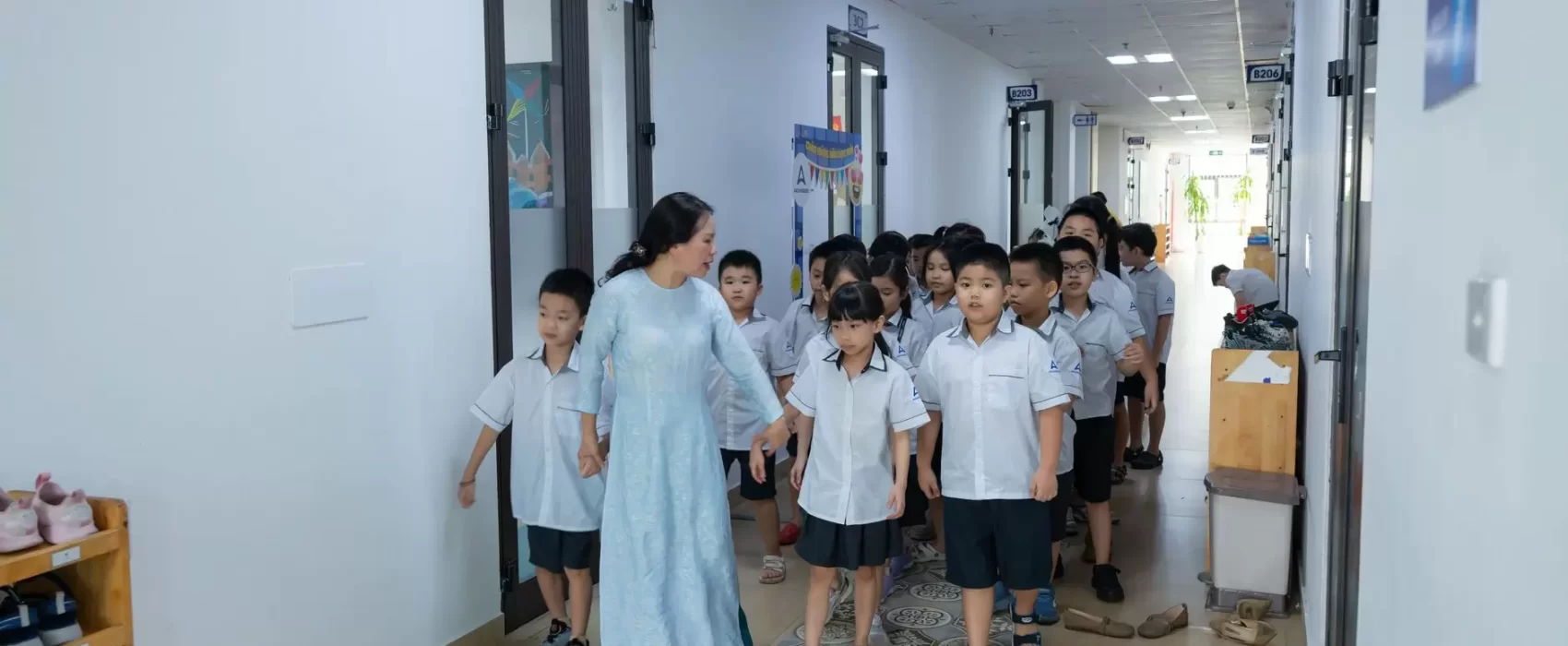 Building a School Where Teachers Learn from Each Other: Professional Learning Communities That Work